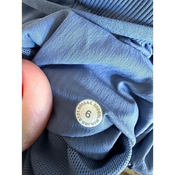 lululemon Beyond the Studio Joggers, Size 6, Water Drop - Picture 9 of 10